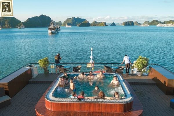 라카스타 하롱베이 데이 크루즈 (가이드- 식사- 입장권 포함) – Lacasta Day Cruise - Ảnh 2