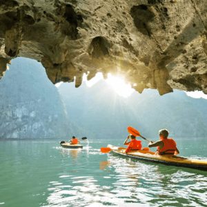WONDERBAY 5성급 크루츠 당일 투어 (리무진-뷔페 중식- 영어 가이드 포함) DU THUYỀN WONDERBAY TOUR 1 NGÀY (XE ĐƯA ĐÓN- ĂN TRƯA- HDV)