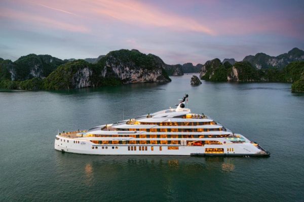 1박2일 6성급 그랜드 파이오니어스 할롱 베이 크루즈 (가이드- 식사- 입장권- 포함) GRAND PIONEERS HALONG BAY CRUISES 6STAR 2N1Đ