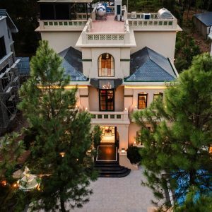 플라밍고 리조트 8룸 풀빌라 – 품격과 따스함이 어우러진 공간 (Flamingo Dai Lai 8Rooms)
